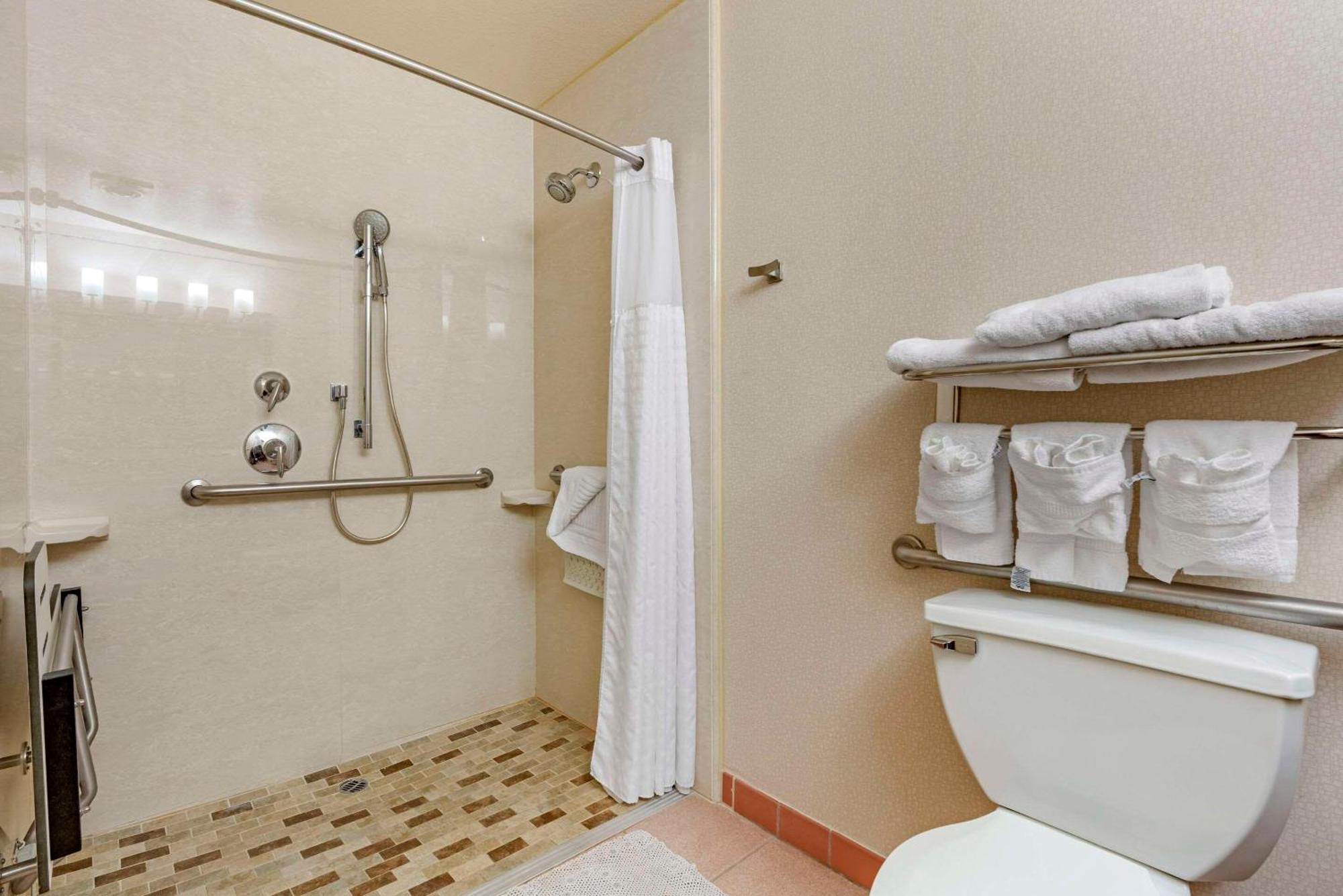 Comfort & Near Naval Air Station Fallon