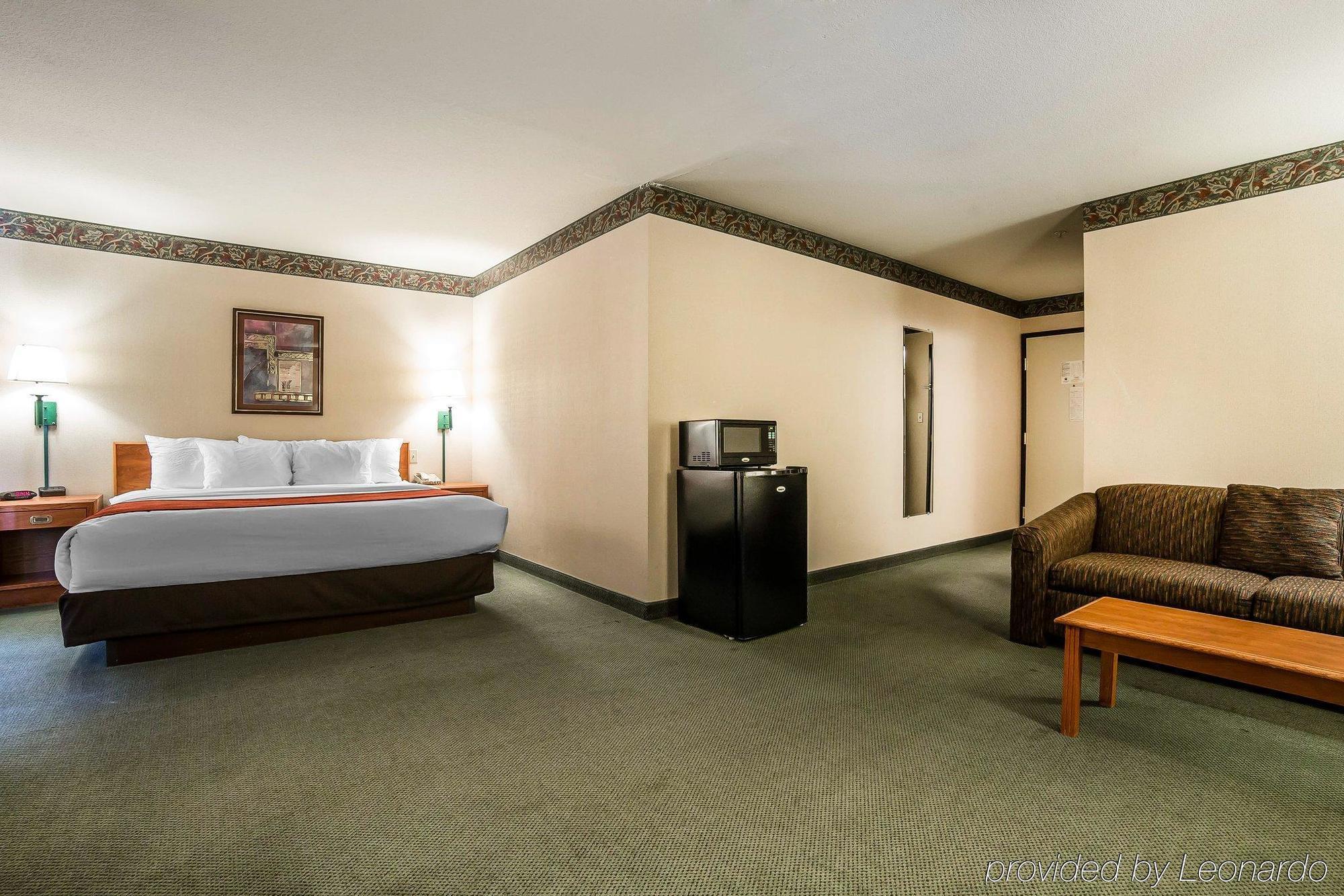 Comfort & Near Naval Air Station Fallon