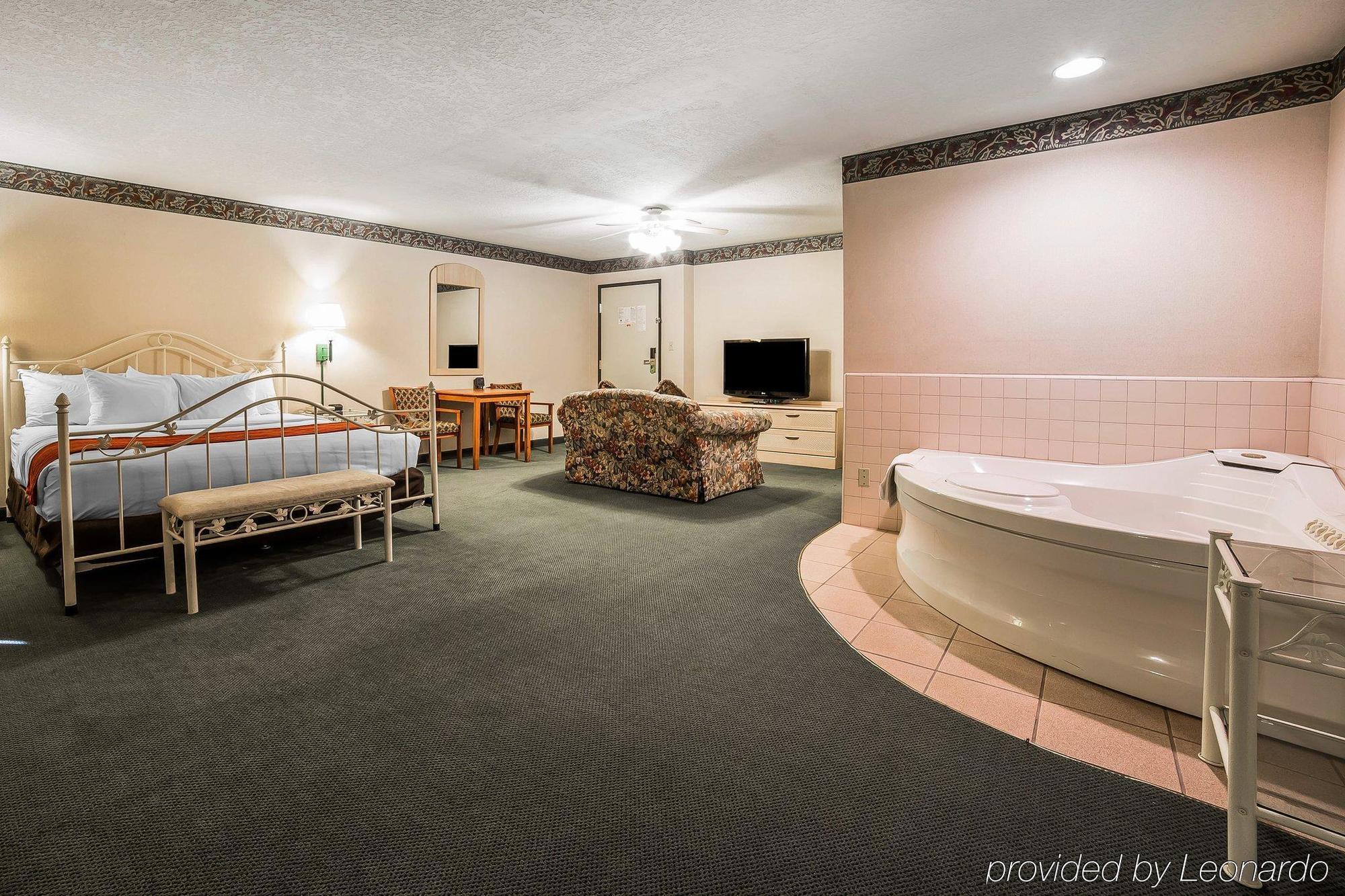 Hotel Comfort & Near Naval Air Station