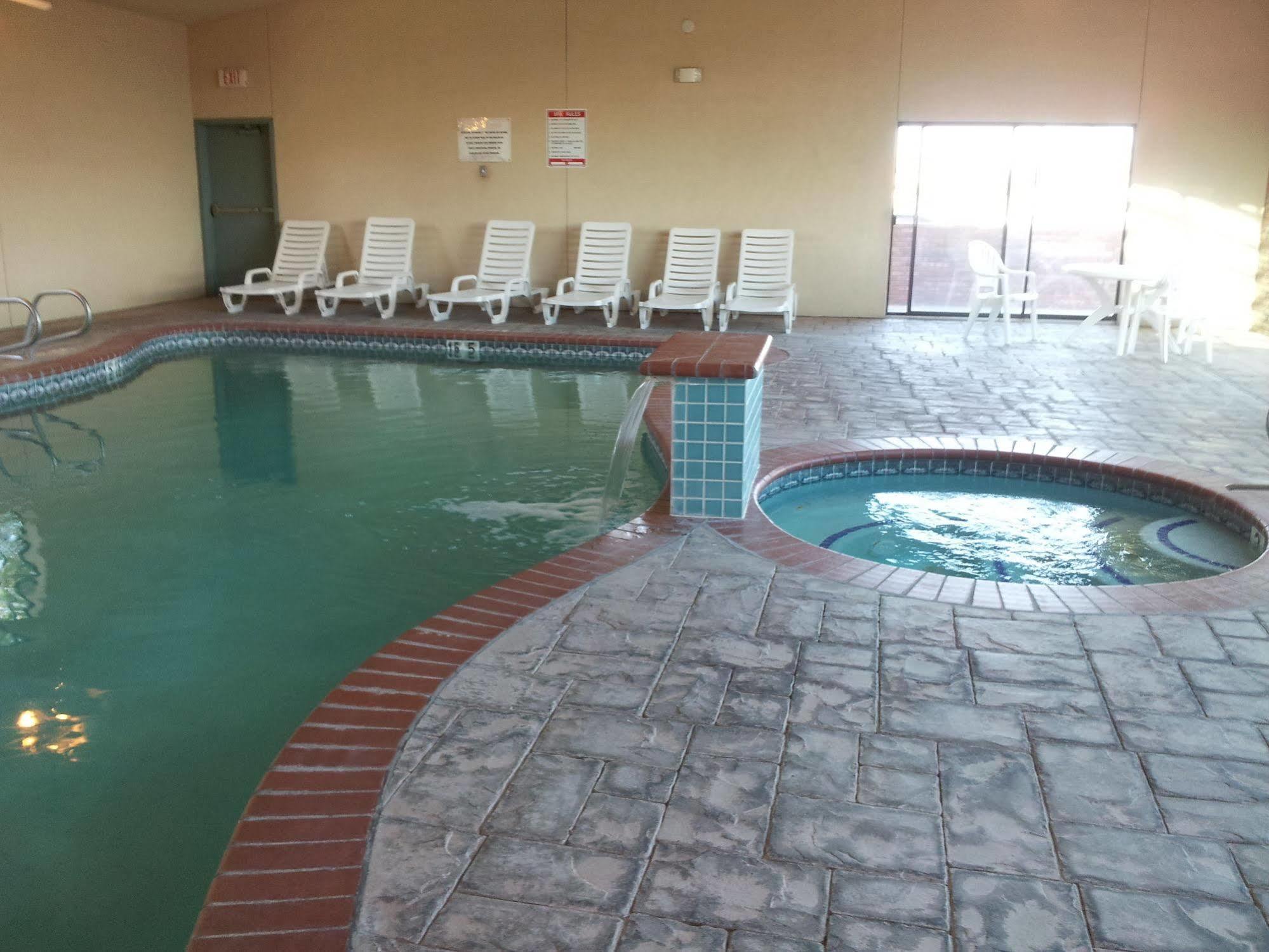 Hotel Comfort & Near Naval Air Station