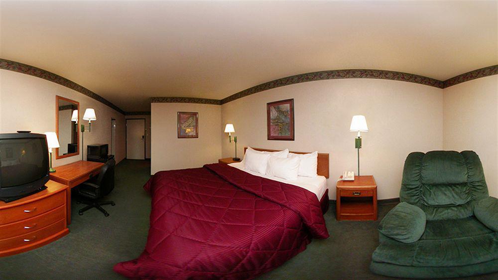 Hotel Comfort & Near Naval Air Station
